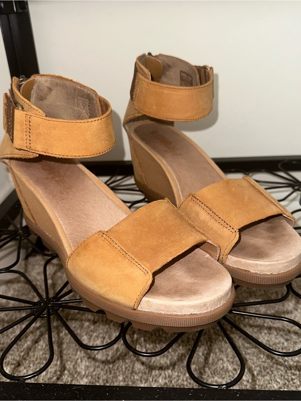 Sorel Women's Tan Suede Ankle-Strap Wedge Sandals Sz 9